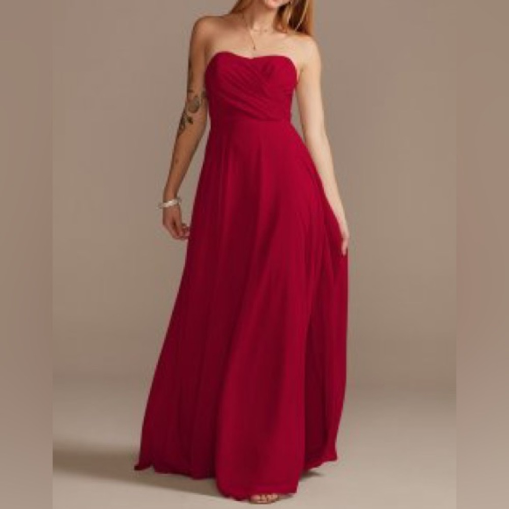 David’s Bridal | Women’s Red Strapless Formal Bridesmaid Dress - Picture 1 of 9